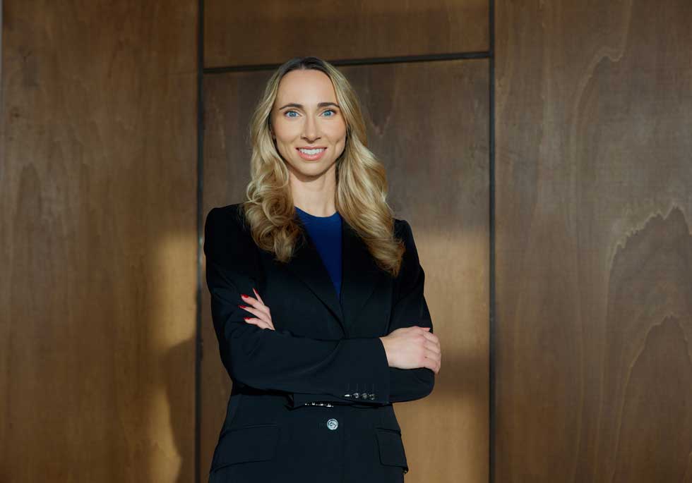 Dr. Gloria Viktoria Mang